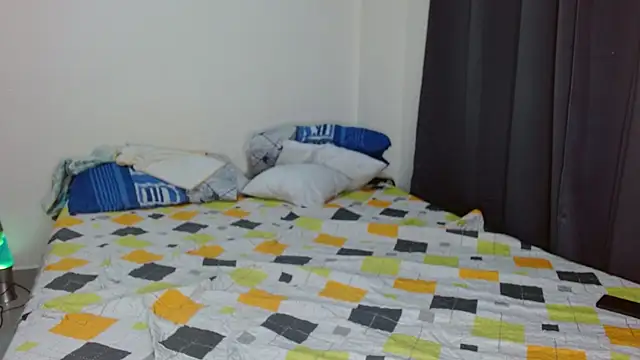 lianandnatasha online show from March 4, 2025, 9:11 pm