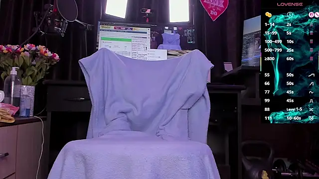 Raissa sky26 online show from April 9, 2026, 3:17 am