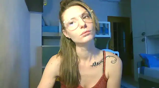 Feli blue online show from December 3, 2024, 9:11 am