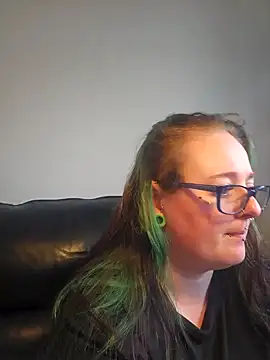 Bunny Cummings online show from September 18, 2025, 10:39 am