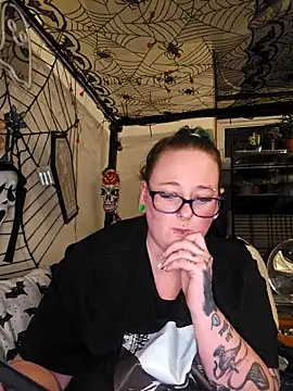 Bunny Cummings online show from November 9, 2025, 10:41 pm