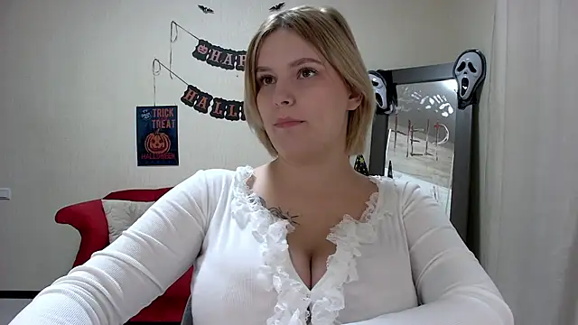 DianeMills online show from November 2, 2025, 5:04 pm