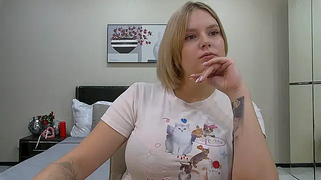 DianeMills online show from November 26, 2025, 7:15 pm