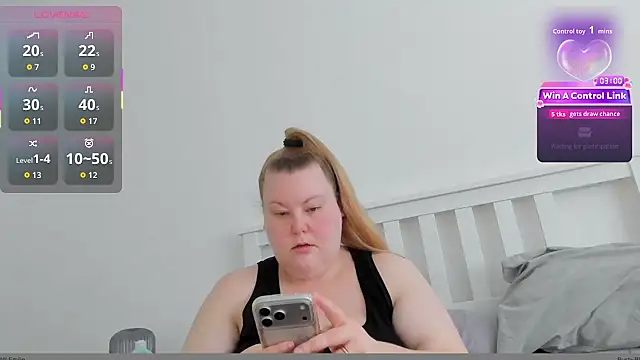 Busty-BBW-Emilie online show from July 12, 2026, 1:24 pm
