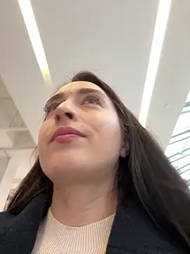 Holly Play online show from March 6, 2025, 8:08 am