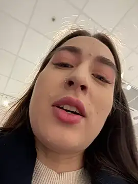 Holly Play online show from March 21, 2025, 9:01 am