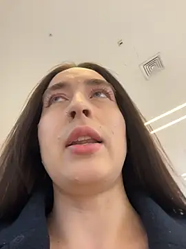 Holly Play online show from March 10, 2026, 9:03 am