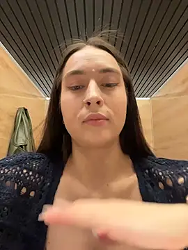 Holly Play online show from March 27, 2026, 12:05 pm