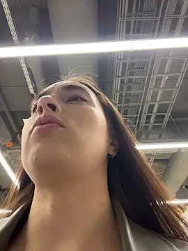 Holly Play online show from April 8, 2026, 12:05 pm