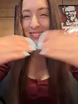 Holly Play online show from July 8, 2026, 9:58 am