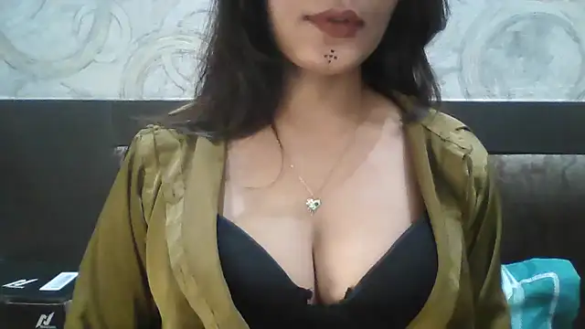 krati74 online show from November 28, 2025, 1:03 pm