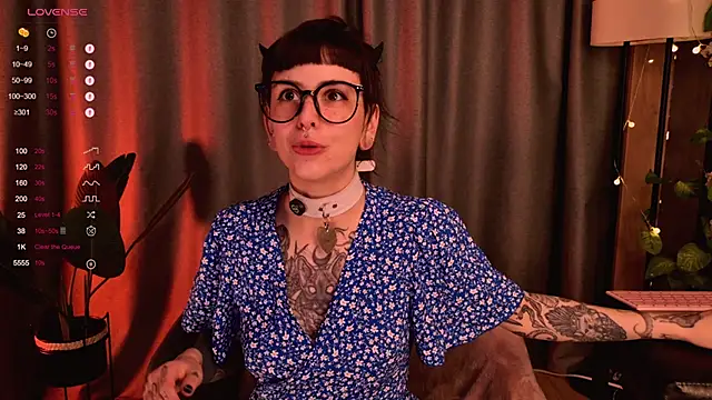 MichaellaMoon online show from December 8, 2024, 6:50 pm