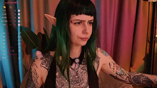 MichaellaMoon online show from February 3, 2025, 8:46 am