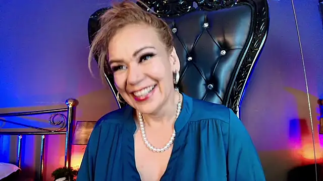 Snapshot of MelaniaKnauss chatting on April 23, 2026, 8:33 pm MelaniaKnauss online show from April 23, 2026, 8:33 pm