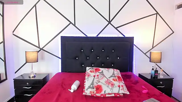 Iris Thompson  online show from February 26, 2025, 9:27 pm