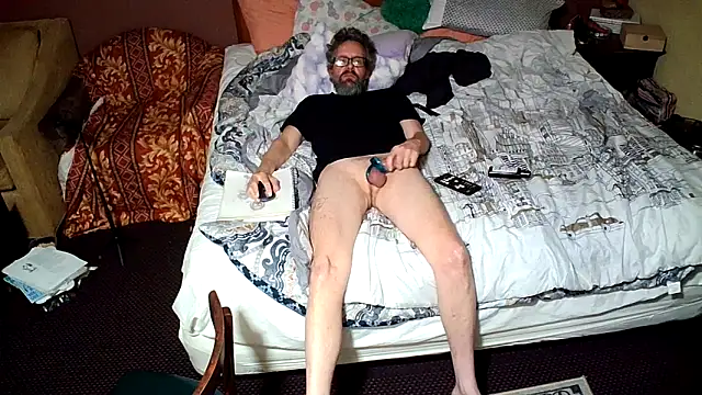 Snapshot of AronMellon76 chatting on April 6, 2026, 3:37 am AronMellon76 online show from April 6, 2026, 3:37 am