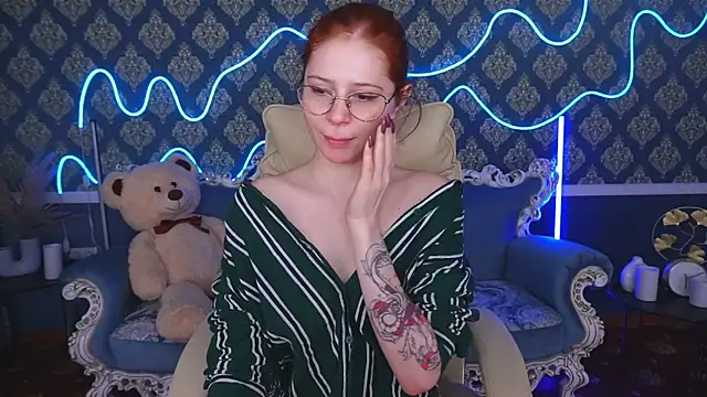 Sasha Exclusive online show from September 22, 2025, 1:02 pm