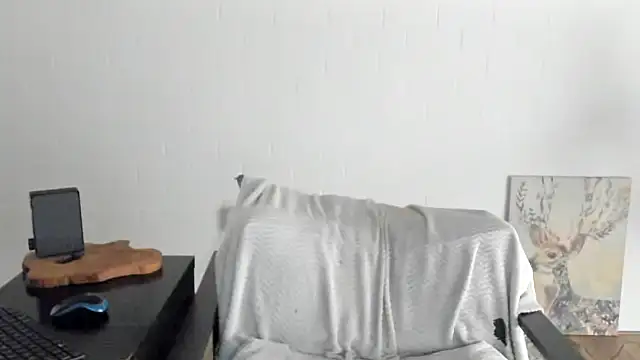 Snapshot of MendiPetite chatting on January 15, 2026, 7:50 pm MendiPetite online show from January 15, 2026, 7:50 pm