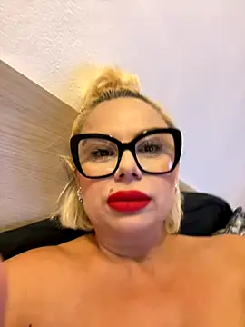 luna 14 online show from September 27, 2025, 6:57 pm