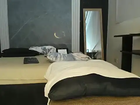 YummyDuooo online show from February 28, 2025, 7:03 pm