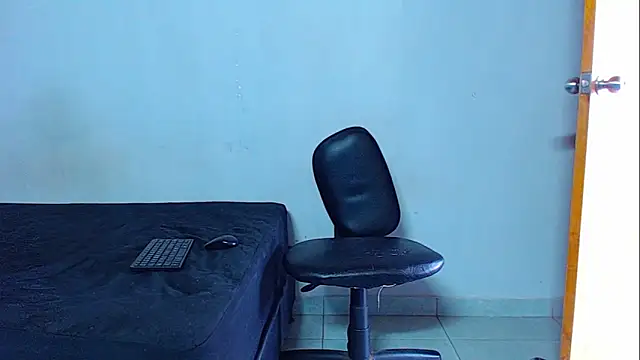 mikecoper 23 online show from April 19, 2026, 2:16 pm