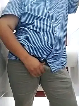 Whiper2024 online show from March 19, 2026, 4:22 pm