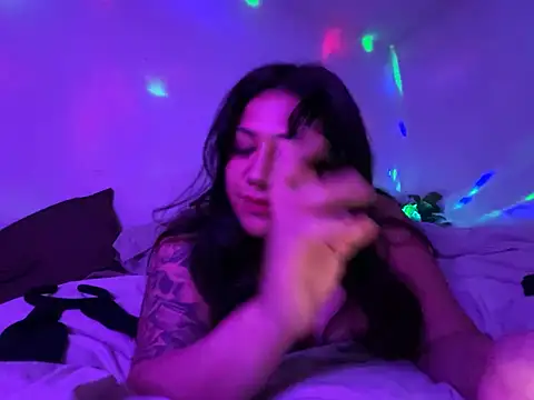 Phoenixcalixo online show from April 26, 2026, 8:23 am