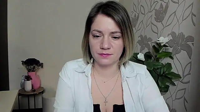 MariaSttone online show from February 25, 2025, 3:05 pm