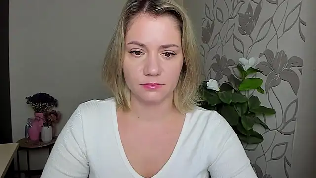 MariaSttone online show from October 3, 2025, 2:14 pm