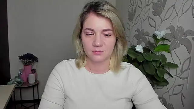 MariaSttone online show from October 24, 2025, 11:45 pm