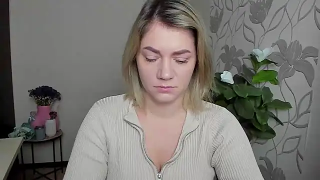 MariaSttone online show from October 28, 2025, 1:03 pm