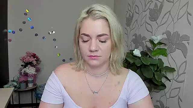 MariaSttone online show from November 30, 2025, 6:45 pm