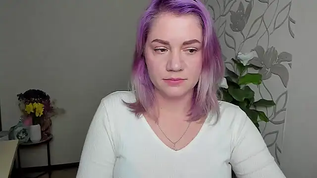 MariaSttone online show from April 8, 2026, 7:36 pm