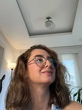 nicollefiorett online show from March 6, 2026, 10:17 pm