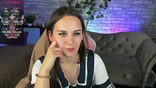 Makima lee online show from December 11, 2024, 5:15 pm