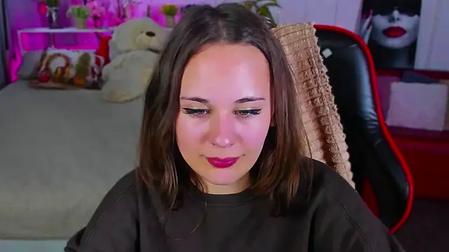 Makima lee online show from February 21, 2025, 7:43 pm