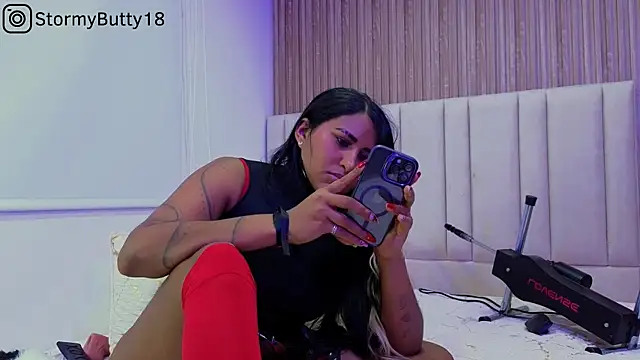 StormyButty18 online show from February 23, 2025, 1:02 am