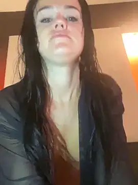 English-Chloe96 online show from February 4, 2025, 2:39 am