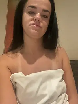 Snapshot of English-Chloe96 chatting on February 4, 2026, 5:24 am English-Chloe96 online show from February 4, 2026, 5:24 am