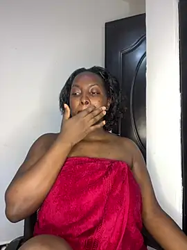 Snapshot of prettiepearl chatting on June 11, 2026, 6:39 pm prettiepearl online show from June 11, 2026, 6:39 pm