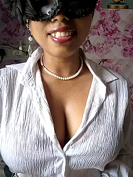 sandy naughty online show from February 14, 2026, 8:00 am