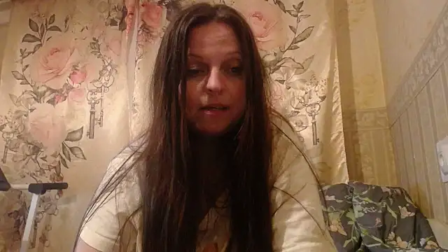 Snapshot of CatMelissa chatting on April 19, 2026, 9:39 pm CatMelissa online show from April 19, 2026, 9:39 pm