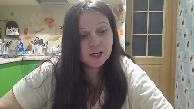 Snapshot of CatMelissa chatting on May 3, 2026, 9:32 pm CatMelissa online show from May 3, 2026, 9:32 pm