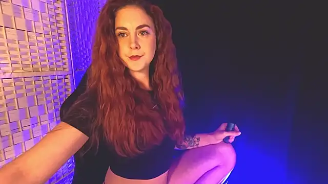 Snapshot of KayleyxEmily chatting on February 26, 2025, 2:25 pm KayleyxEmily online show from February 26, 2025, 2:25 pm