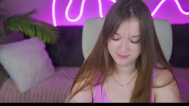 DonnaLustt online show from September 18, 2025, 5:09 am