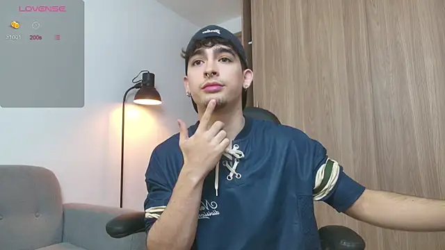 zenn rush1 online show from February 17, 2025, 1:32 pm