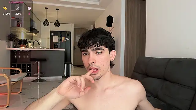 zenn rush1 online show from October 10, 2025, 1:54 pm