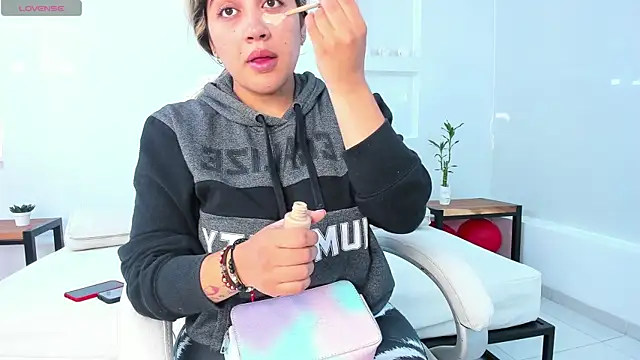 julietha taylor online show from February 18, 2025, 1:43 am