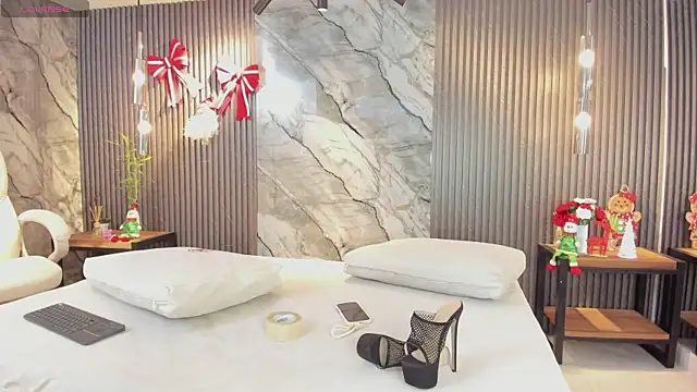 julietha taylor online show from December 5, 2025, 2:53 am