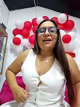 sofiafantasy online show from February 14, 2025, 4:52 pm